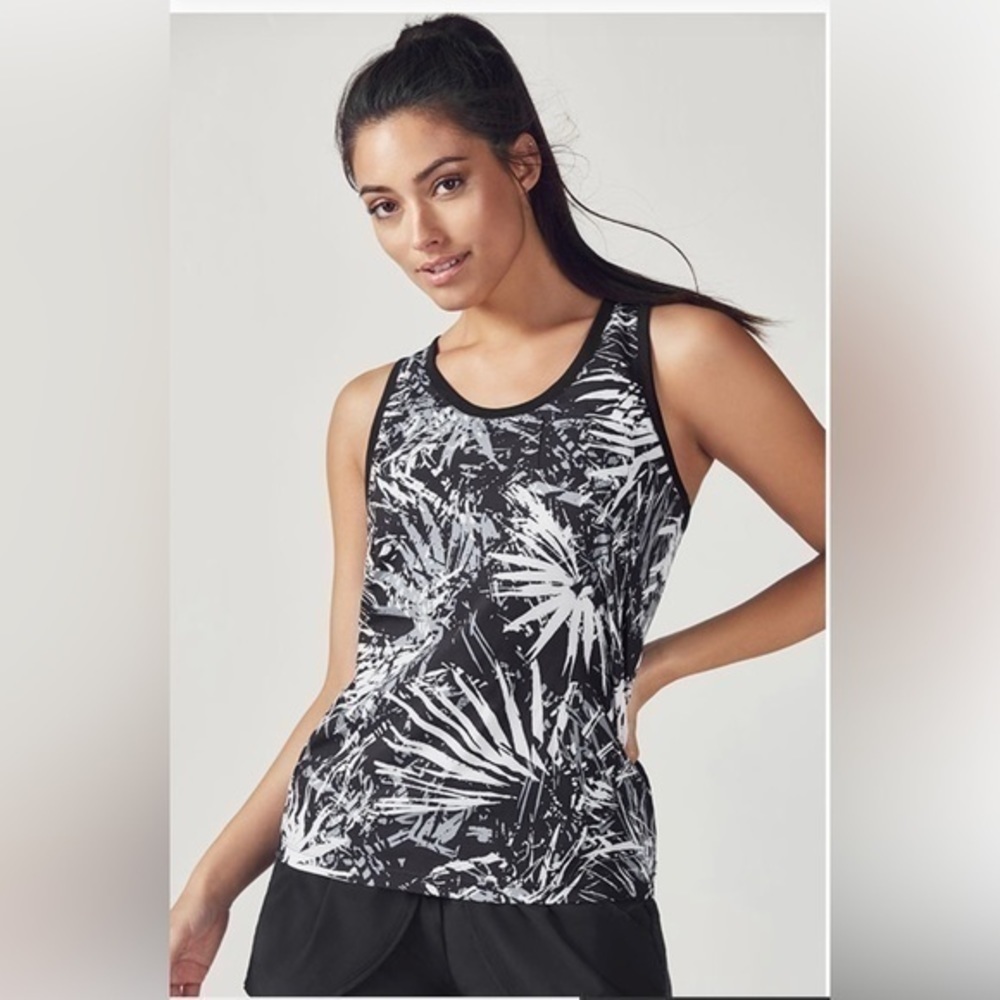 FABLETICS Morgan Women’s White Black Grey Patterned Tank Top Size Medium